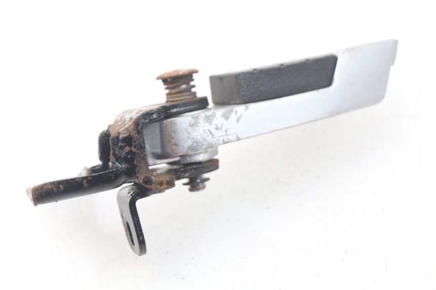 photo de PODNÓŻEK TYLNY LEWY DAELIM S3 125 (2010 - 2017) - Zbliżenie techniczne