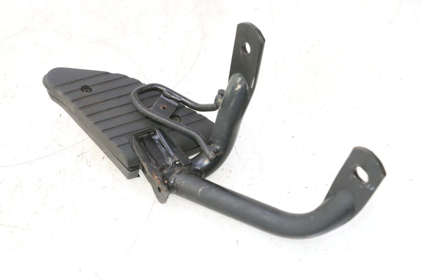 photo de PODNÓŻEK TYLNY LEWY HONDA SH 125 (2001 - 2003) - Szczegół części