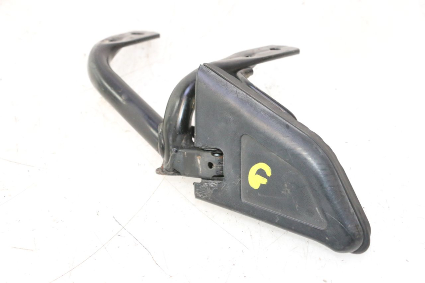 photo de PODNÓŻEK TYLNY LEWY HONDA SH 125 (2001 - 2003) - Inny kąt widzenia