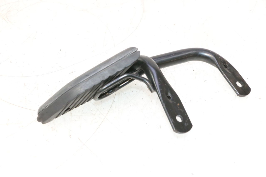photo de PODNÓŻEK TYLNY LEWY HONDA SH 125 (2001 - 2003) - Zbliżenie techniczne