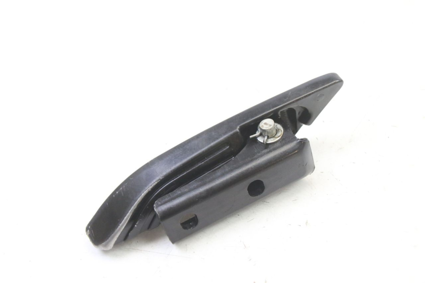 photo de PODNÓŻEK TYLNY LEWY APRILIA SR 2T 50 (2018 - 2022) - Zbliżenie techniczne