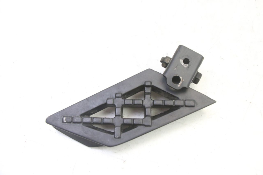 photo de PODNÓŻEK TYLNY LEWY PEUGEOT STREETZONE I NAKED 2T 50 (2018 - 2020) - Szczegół części