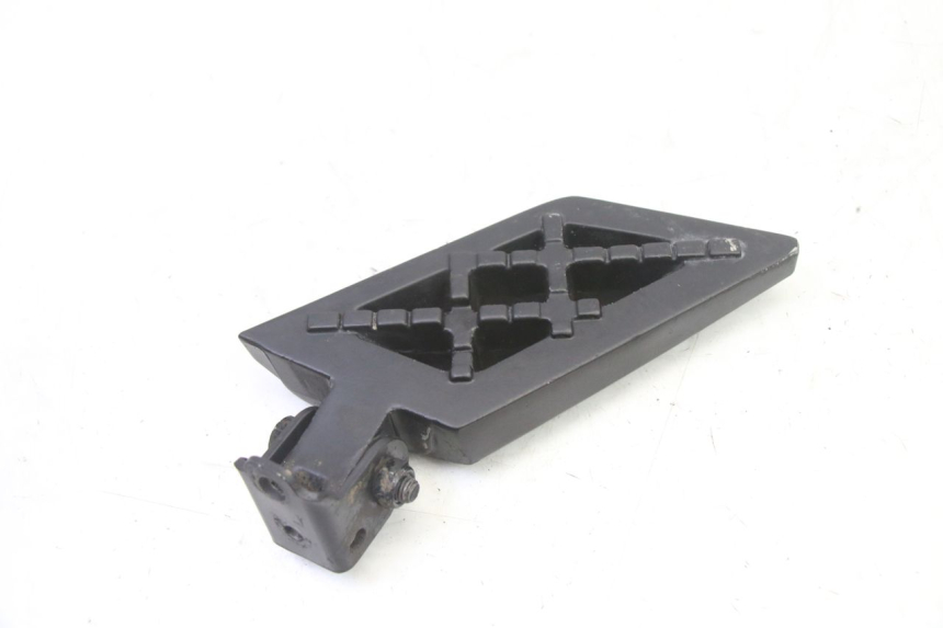 photo de PODNÓŻEK TYLNY LEWY PEUGEOT STREETZONE I NAKED 2T 50 (2018 - 2020) - Zoom stanu zużycia