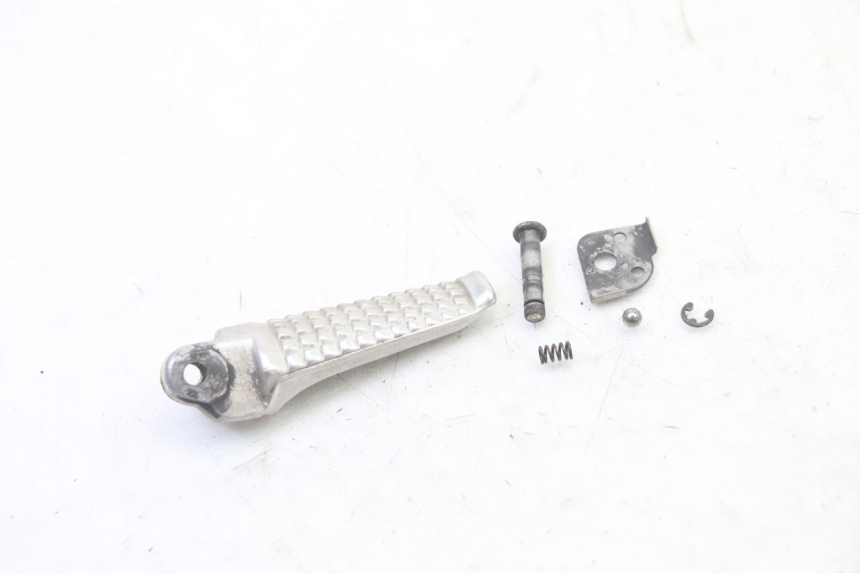 photo de PODNÓŻEK TYLNY LEWY SUZUKI SV S 650 (2003 - 2009) - Zoom stanu zużycia