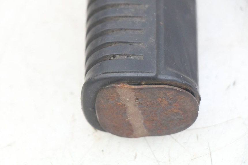 photo de PODNÓŻEK TYLNY LEWY DAELIM VL DAYSTAR 125 (2000 - 2011) - Szczegół części