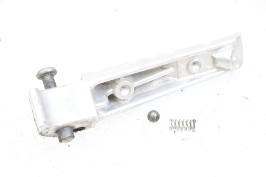 photo de PODNÓŻEK TYLNY LEWY YAMAHA X-MAX XMAX 125 (2010 - 2013) - Inny kąt widzenia