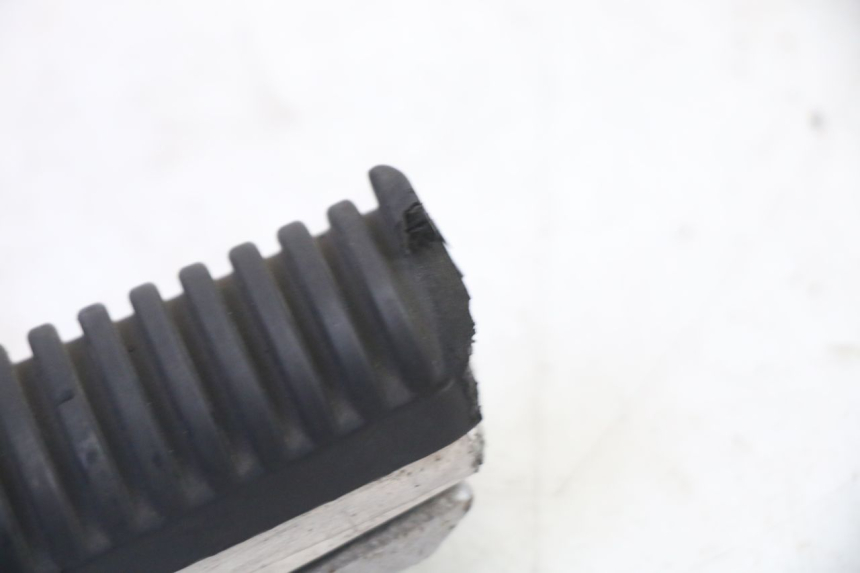 photo de PODNÓŻEK TYLNY LEWY YAMAHA XJ6 ABS 600 (2008 - 2016) - Zoom stanu zużycia