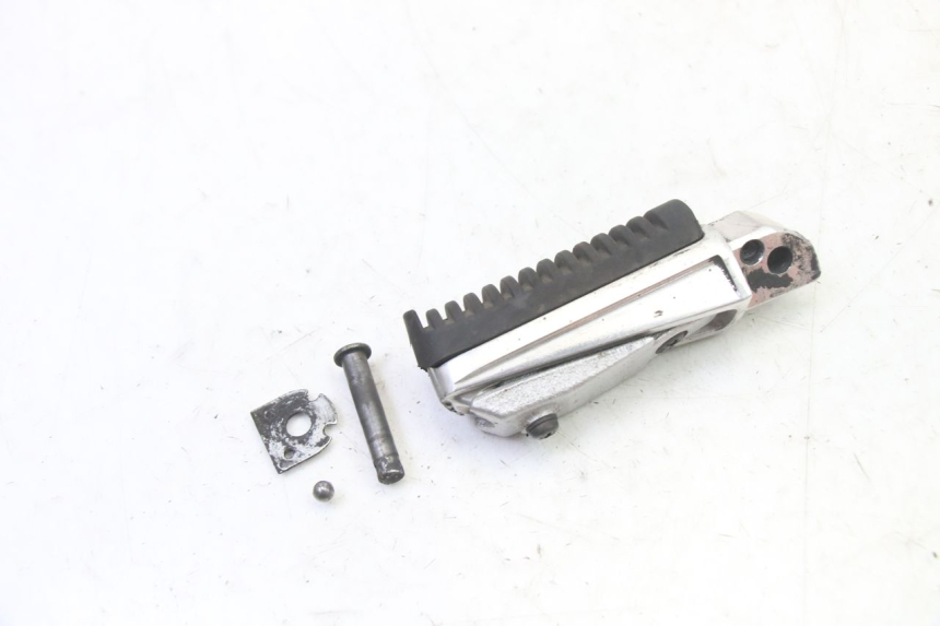 photo de PODNÓŻEK TYLNY LEWY YAMAHA XJ6 ABS 600 (2008 - 2016) - Zbliżenie techniczne