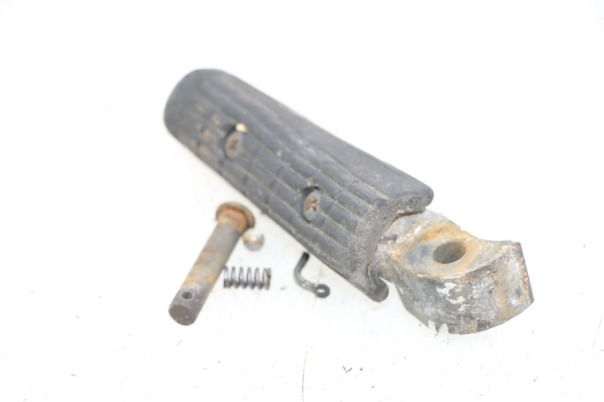 photo de PODNÓŻEK TYLNY LEWY YAMAHA XJN DIVERSION 600 (2000 - 2003) - Szczegół części