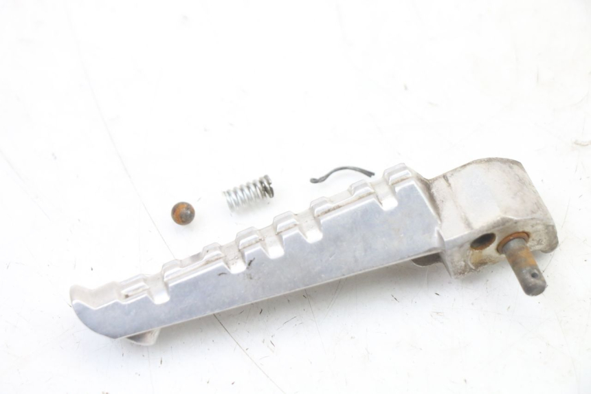 photo de PODNÓŻEK TYLNY LEWY YAMAHA X-MAX XMAX ABS 250 (2010 - 2014) - Szczegół części