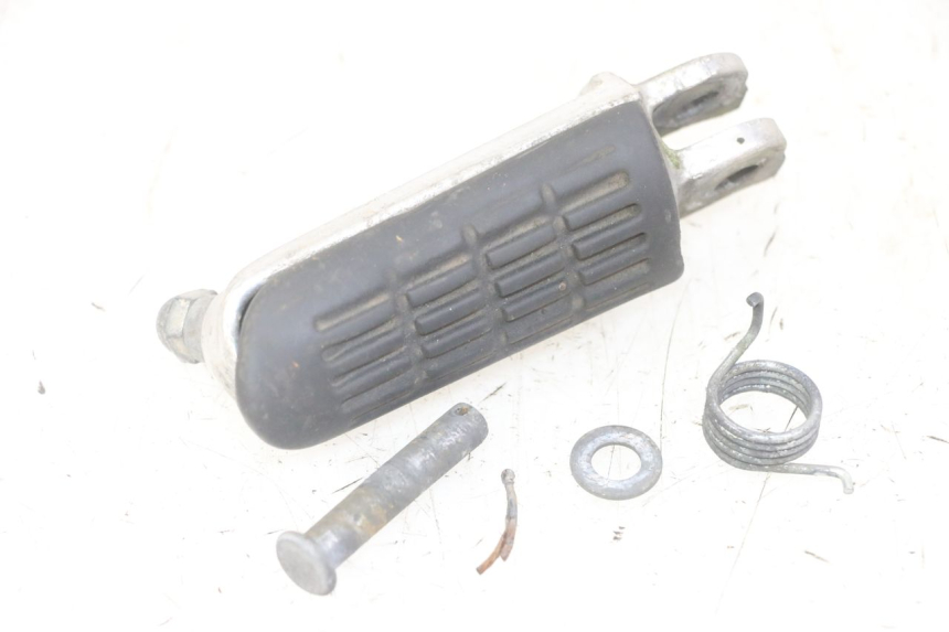 photo de PODNÓŻEK PRZEDNI PRAWY HONDA CBF 500 (2004 - 2007) - Widok główny