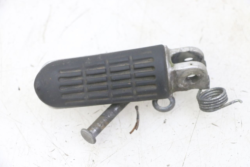 photo de PODNÓŻEK PRZEDNI PRAWY HONDA CBF 500 (2004 - 2007) - Szczegół części