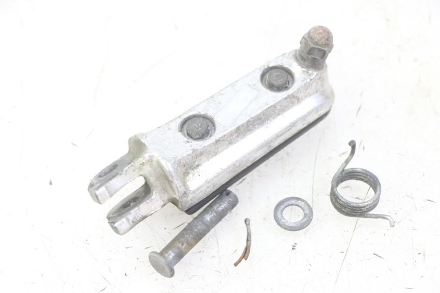 photo de PODNÓŻEK PRZEDNI PRAWY HONDA CBF 500 (2004 - 2007) - Zbliżenie techniczne