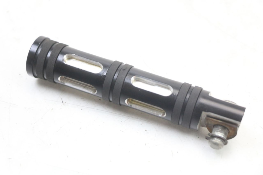 photo de PODNÓŻEK PRZEDNI PRAWY HARLEY DAVIDSON SPORTSTER XL CUSTOM 883 (1999 - 2006) - Inny kąt widzenia