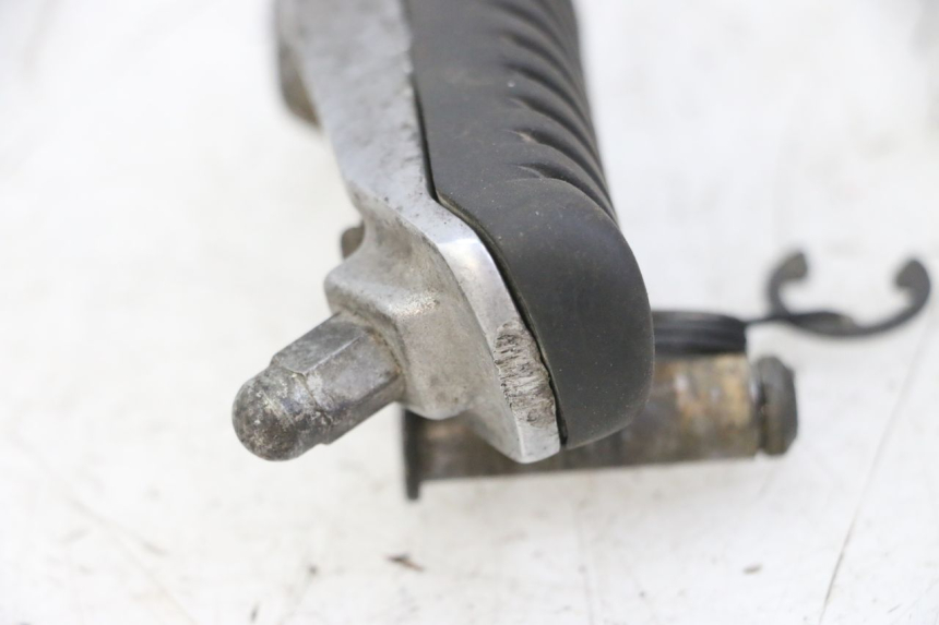 photo de PODNÓŻEK PRZEDNI PRAWY KAWASAKI ZR7 ZR-7 S 750 (1999 - 2004) - Zoom stanu zużycia