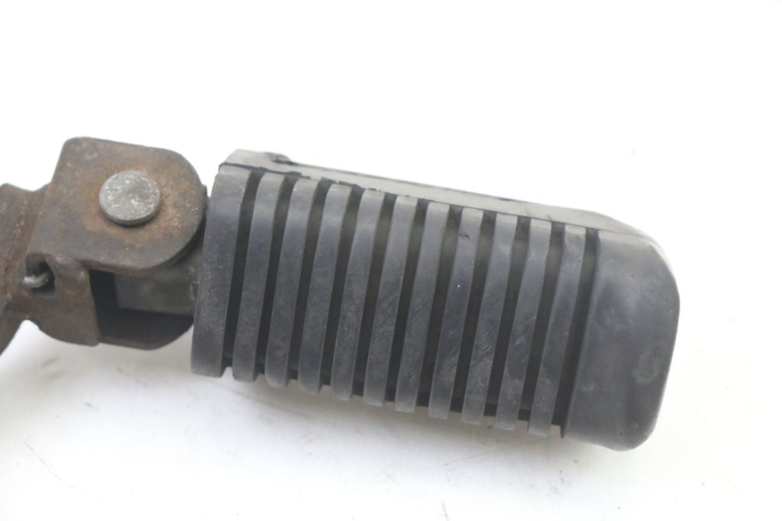 photo de PODNÓŻEK PRZEDNI PRAWY YAMAHA SR 125 (1982 - 2003) - Inny kąt widzenia