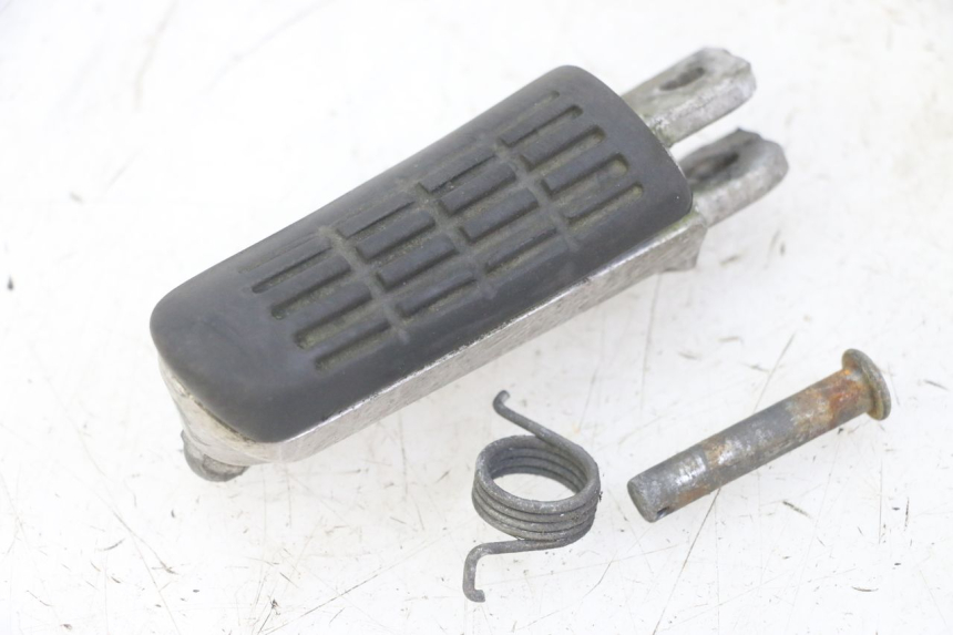 photo de PODNÓŻEK PRZEDNI LEWY HONDA CBF 500 (2004 - 2007) - Widok główny