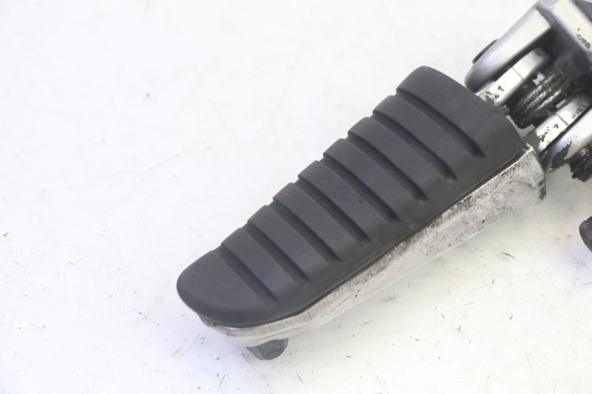 photo de PODNÓŻEK PRZEDNI LEWY SUZUKI DL V STROM 1000 (2002 - 2007) - Szczegół części