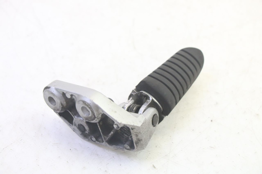 photo de PODNÓŻEK PRZEDNI LEWY SUZUKI DL V STROM 1000 (2002 - 2007) - Zbliżenie techniczne