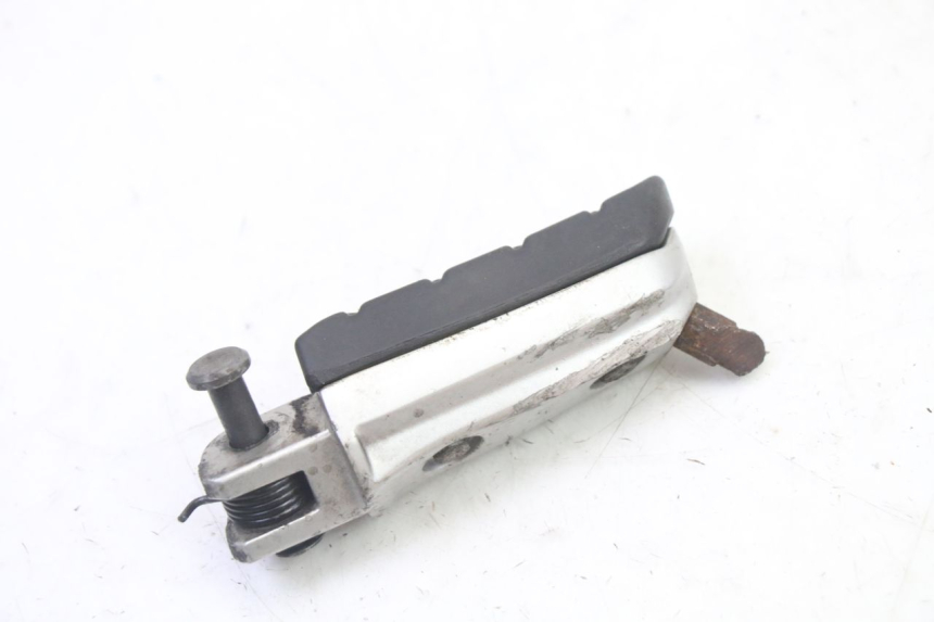 photo de PODNÓŻEK PRZEDNI LEWY BMW G310 R 310 (2016 - 2020) - Zbliżenie techniczne