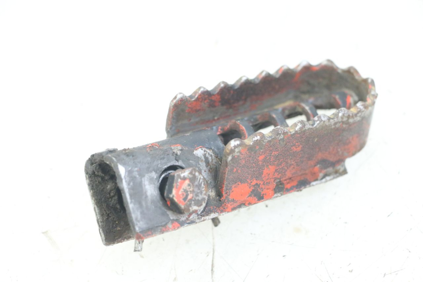 photo de PODNÓŻEK PRZEDNI LEWY DERBI SENDA SM X-TREME 50 (2006 - 2010) - Inny kąt widzenia