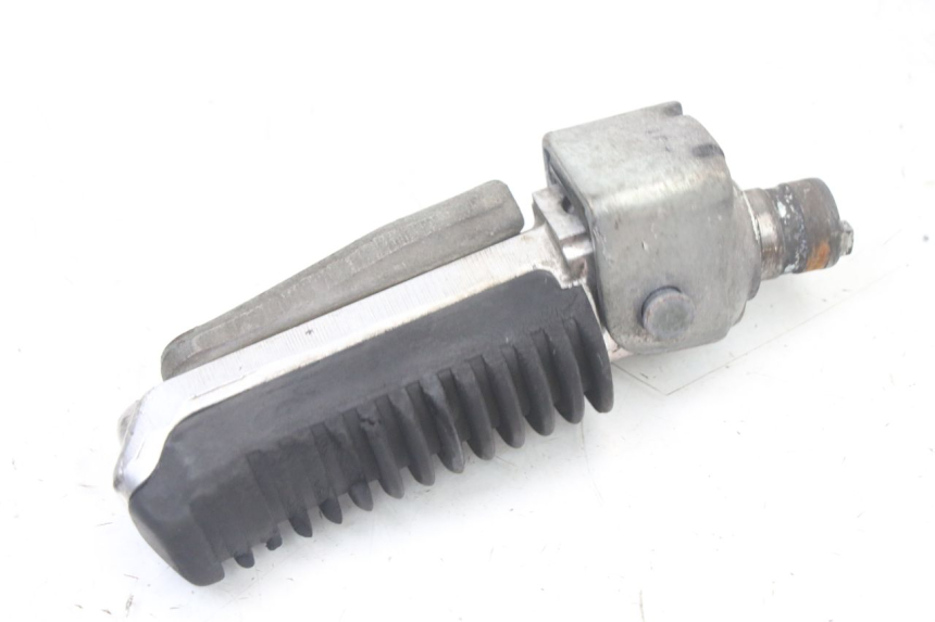 photo de PODNÓŻEK PRZEDNI LEWY SUZUKI GSF S BANDIT 600 (2000 - 2004) - Zoom stanu zużycia