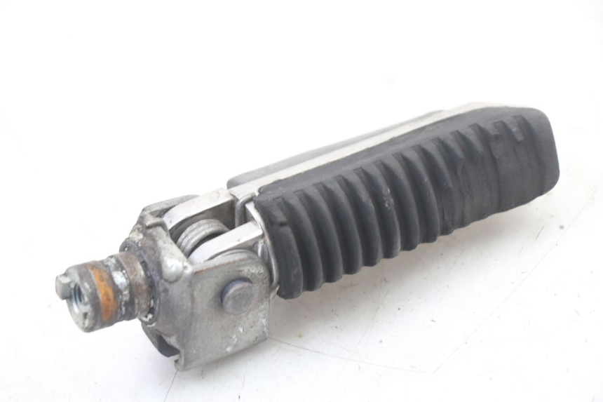 photo de PODNÓŻEK PRZEDNI LEWY SUZUKI GSF S BANDIT 600 (2000 - 2004) - Widok ogólny