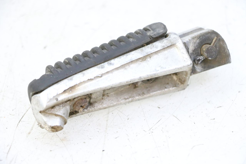 photo de PODNÓŻEK PRZEDNI LEWY YAMAHA XJN DIVERSION 600 (2000 - 2003) - Zbliżenie techniczne