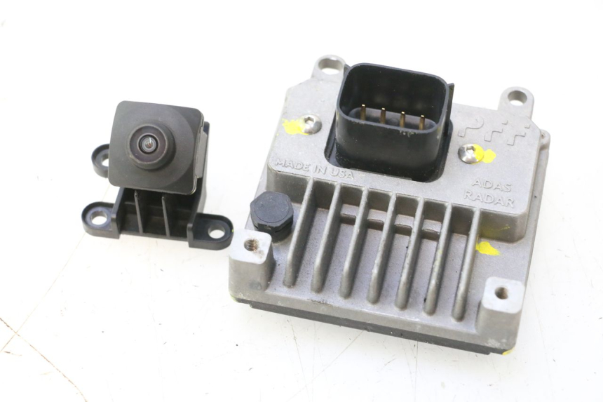 photo de KAMERA COFANIA PIAGGIO MP3 HPE 530 (2022 - 2026) - Widok główny