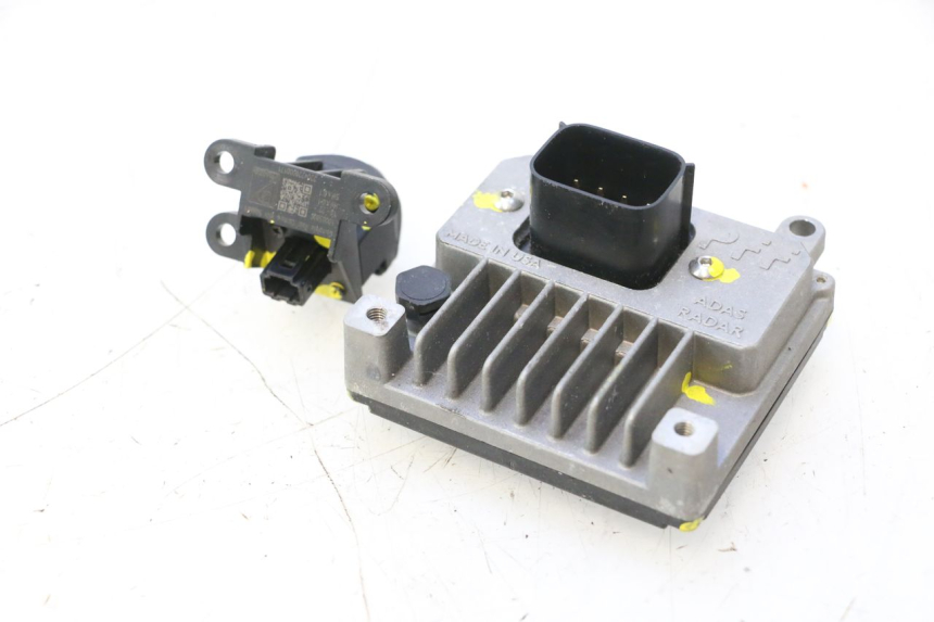 photo de KAMERA COFANIA PIAGGIO MP3 HPE 530 (2022 - 2026) - Zoom stanu zużycia