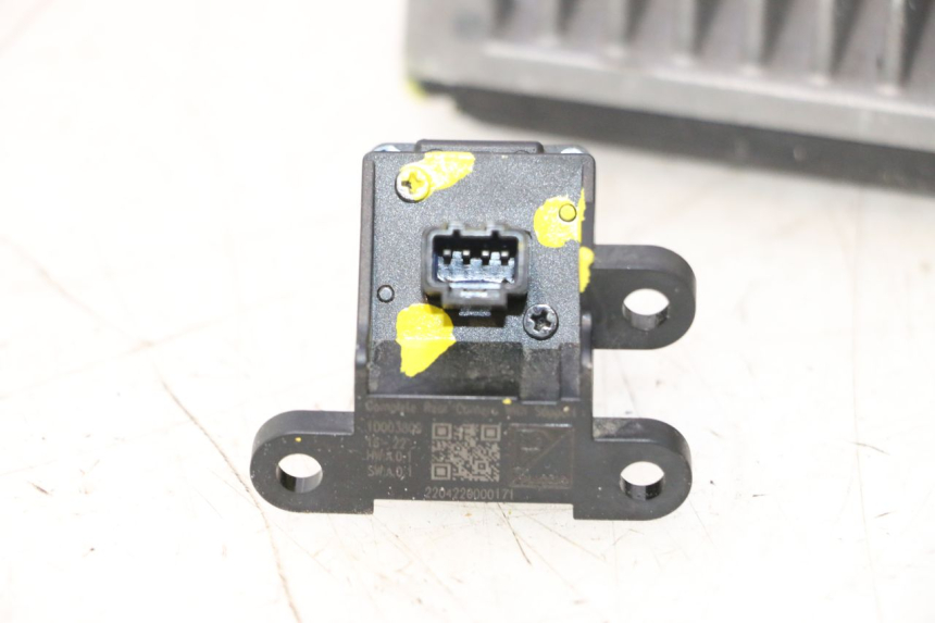 photo de KAMERA COFANIA PIAGGIO MP3 HPE 530 (2022 - 2026) - Punkty mocowania
