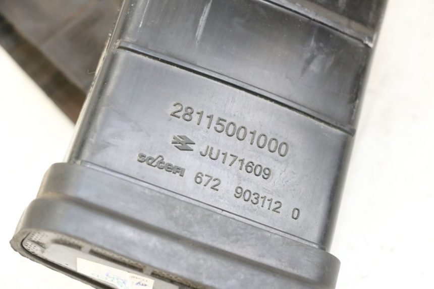 photo de Pojemnik filtra węglowego HUSQVARNA SVARTPILEN 401 (2018 - 2023) - Inny kąt widzenia