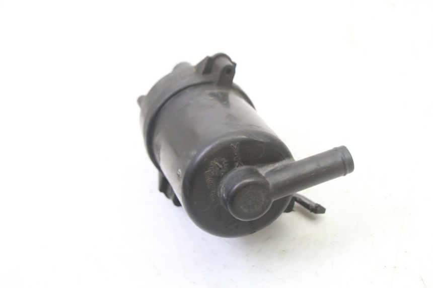 photo de Pojemnik filtra węglowego HONDA NTV DEAUVILLE 650 (2001 - 2006) - Inny kąt widzenia