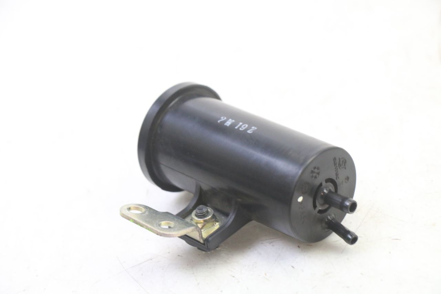 photo de Pojemnik filtra węglowego YAMAHA XMAX X-MAX 125 (2021 - 2025) - Inny kąt widzenia