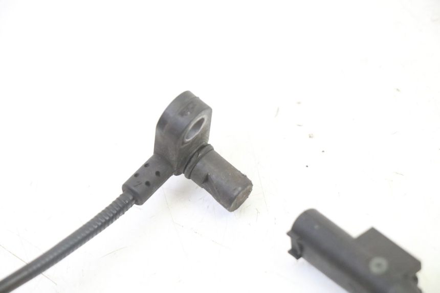 photo de CZUJNIK ABS TYLNY BMW G310 R 310 (2016 - 2020) - Zbliżenie techniczne