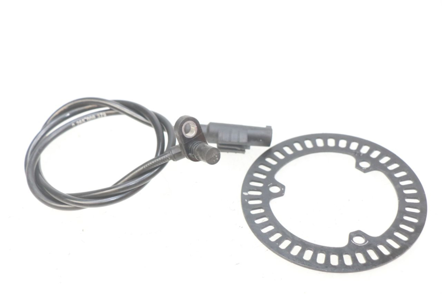 photo de CZUJNIK ABS TYLNY YAMAHA N-MAX NMAX 125 (2017 - 2020) - Zbliżenie techniczne