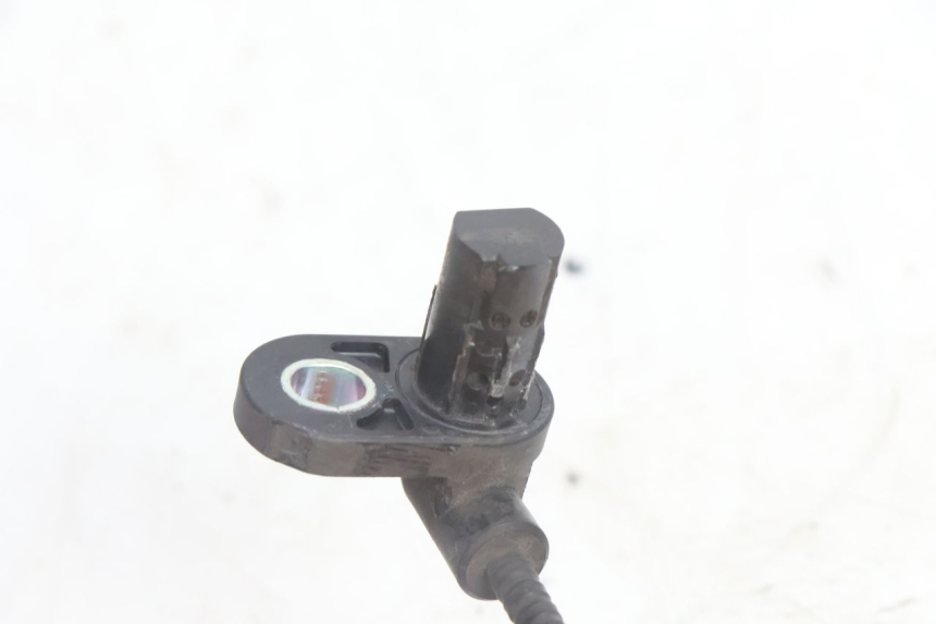 photo de TYLNY CZUJNIK ABS YAMAHA N-MAX NMAX 125 (2021 - 2024) - Zbliżenie techniczne