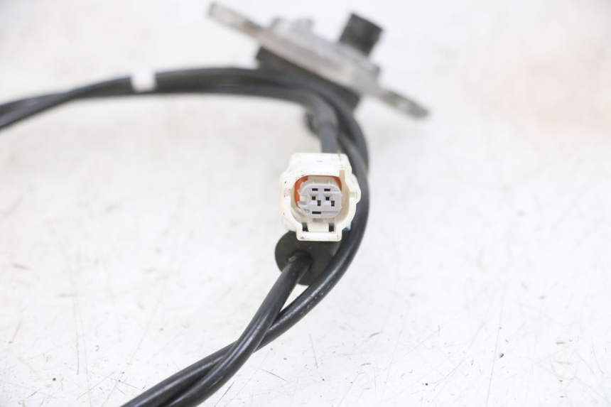 photo de CZUJNIK ABS TYLNY YAMAHA TRICITY 300 (2020 - 2024) - Zbliżenie techniczne