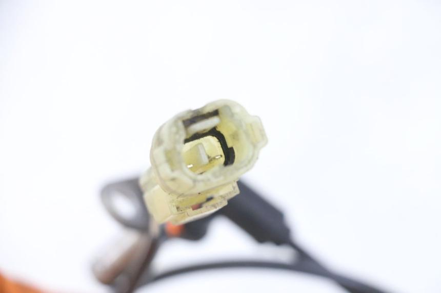 photo de CZUJNIK ABS PRZEDNI PEUGEOT SATELIS 125 (2013 - 2018) - Zoom stanu zużycia