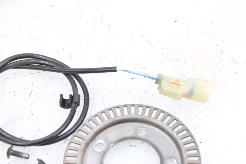 photo de CZUJNIK ABS PRZEDNI PEUGEOT SATELIS 125 (2013 - 2018) - Inny kąt widzenia