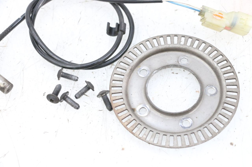 photo de CZUJNIK ABS PRZEDNI PEUGEOT SATELIS 125 (2013 - 2018) - Zbliżenie techniczne