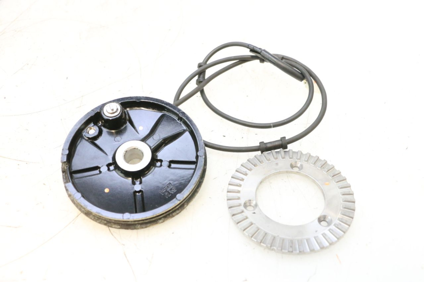 photo de PRZEDNI CZUJNIK ABS YAMAHA XP T-MAX ABS 500 (2005 - 2005) - Punkty mocowania