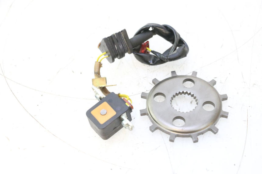 photo de CZUJNIK ZAPŁONU HONDA VFR FI RC46 800 (1998 - 2001) - Zbliżenie techniczne
