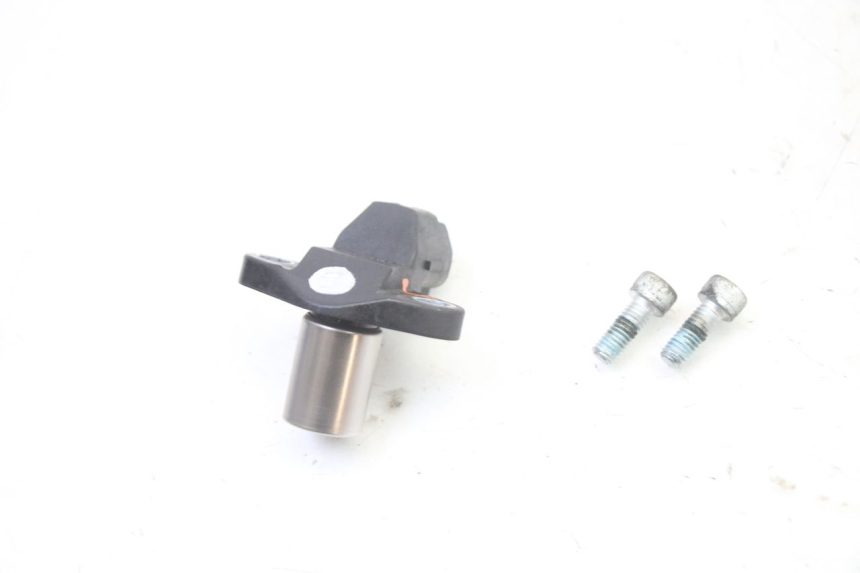 photo de CZUJNIK WAŁKA ROZRZĄDU SUZUKI GSR 750 (2011 - 2017) - Widok główny