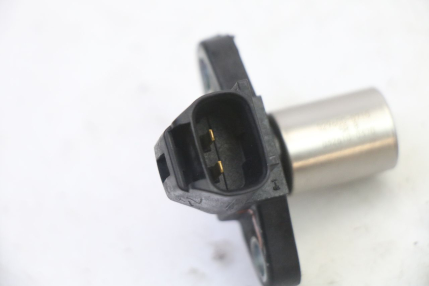 photo de CZUJNIK WAŁKA ROZRZĄDU SUZUKI GSR 750 (2011 - 2017) - Zbliżenie techniczne