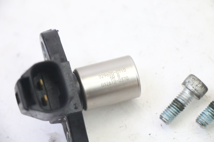 photo de CZUJNIK WAŁKA ROZRZĄDU SUZUKI GSR 750 (2011 - 2017) - Widok ogólny