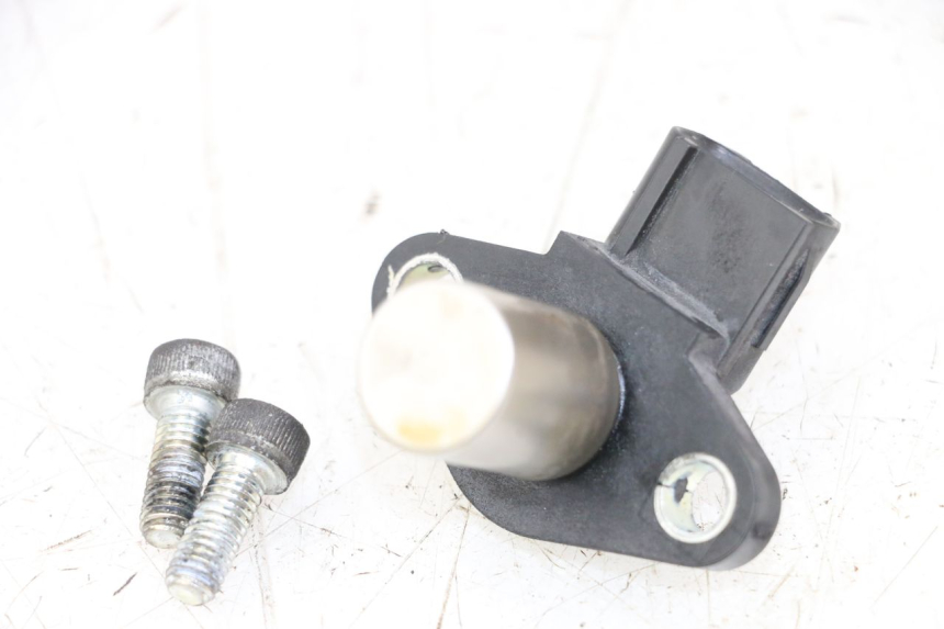 photo de CZUJNIK WAŁKA ROZRZĄDU SUZUKI GSR 750 (2011 - 2017) - Widok główny