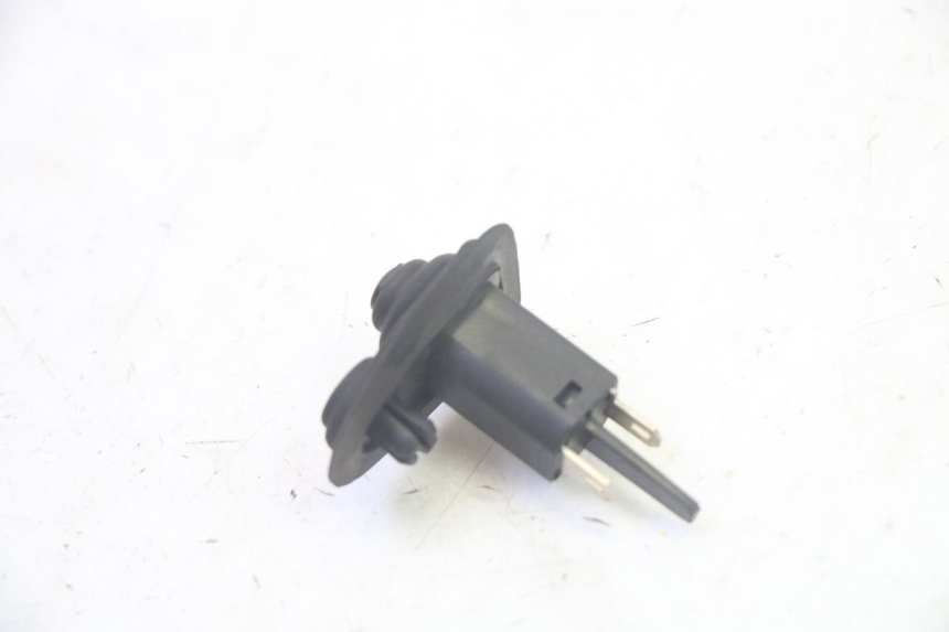 photo de CZUJNIK OTWIERANIA KUFERKA PIAGGIO MP3 500 (2016 - 2018) - Zoom stanu zużycia