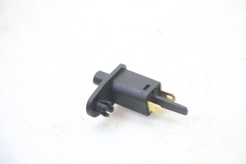 photo de CZUJNIK OTWIERANIA KUFERKA PEUGEOT SATELIS 125 (2013 - 2018) - Inny kąt widzenia