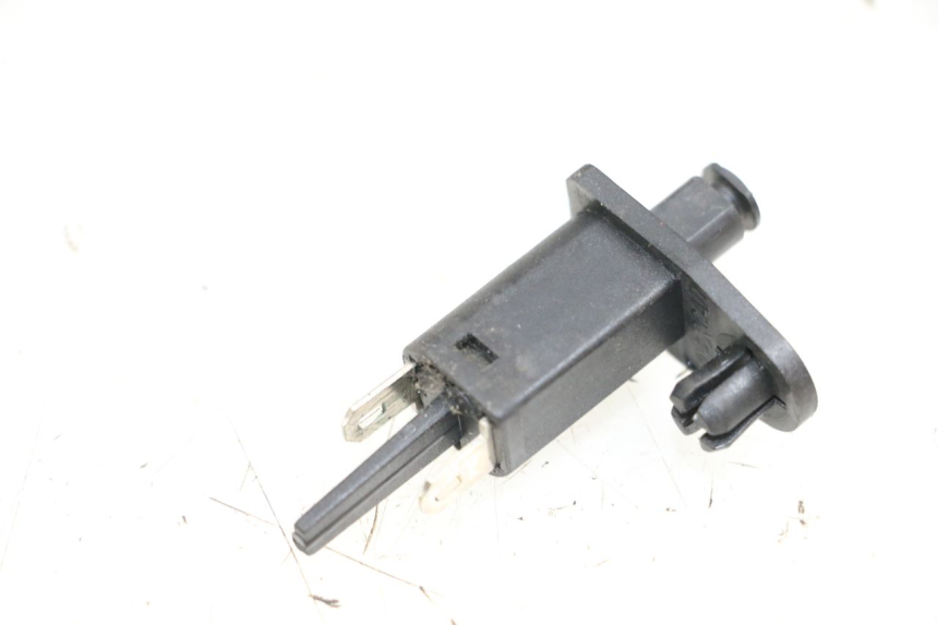 photo de CZUJNIK OTWIERANIA KUFERKA PIAGGIO XEVO - X EVO 125 (2007 - 2017) - Szczegół części